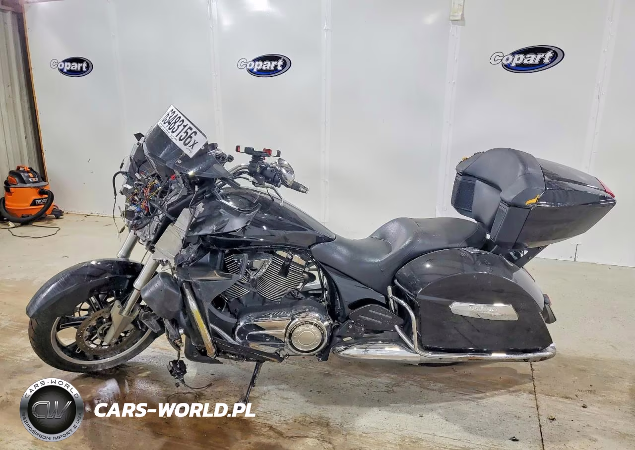2016 Victory Motorcycles Cross Country Tour VIN:5VPTW36N8G3049926 - 3