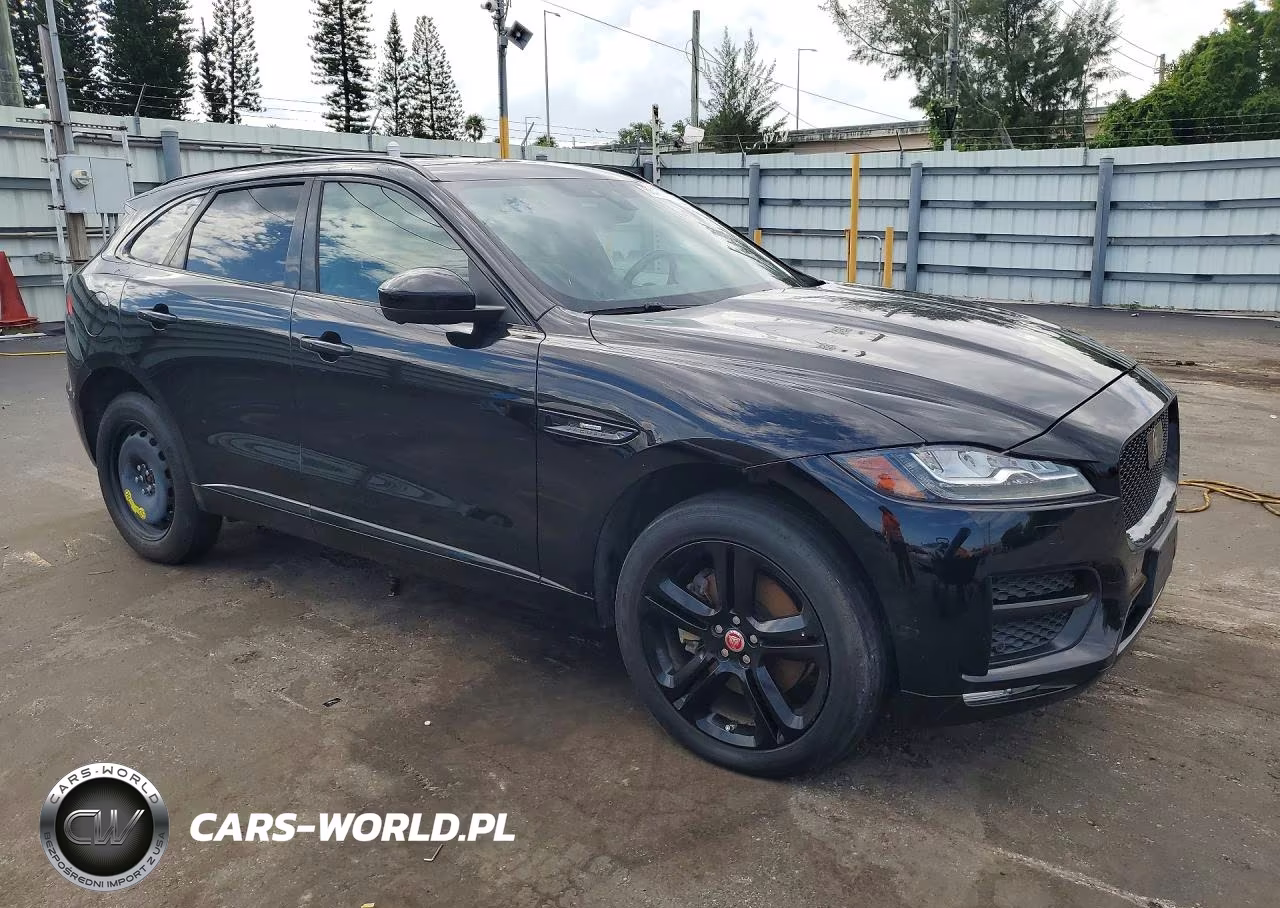 2018 Jaguar F-Pace R - Sport VIN:SADCL2EV7JA243048 - 4
