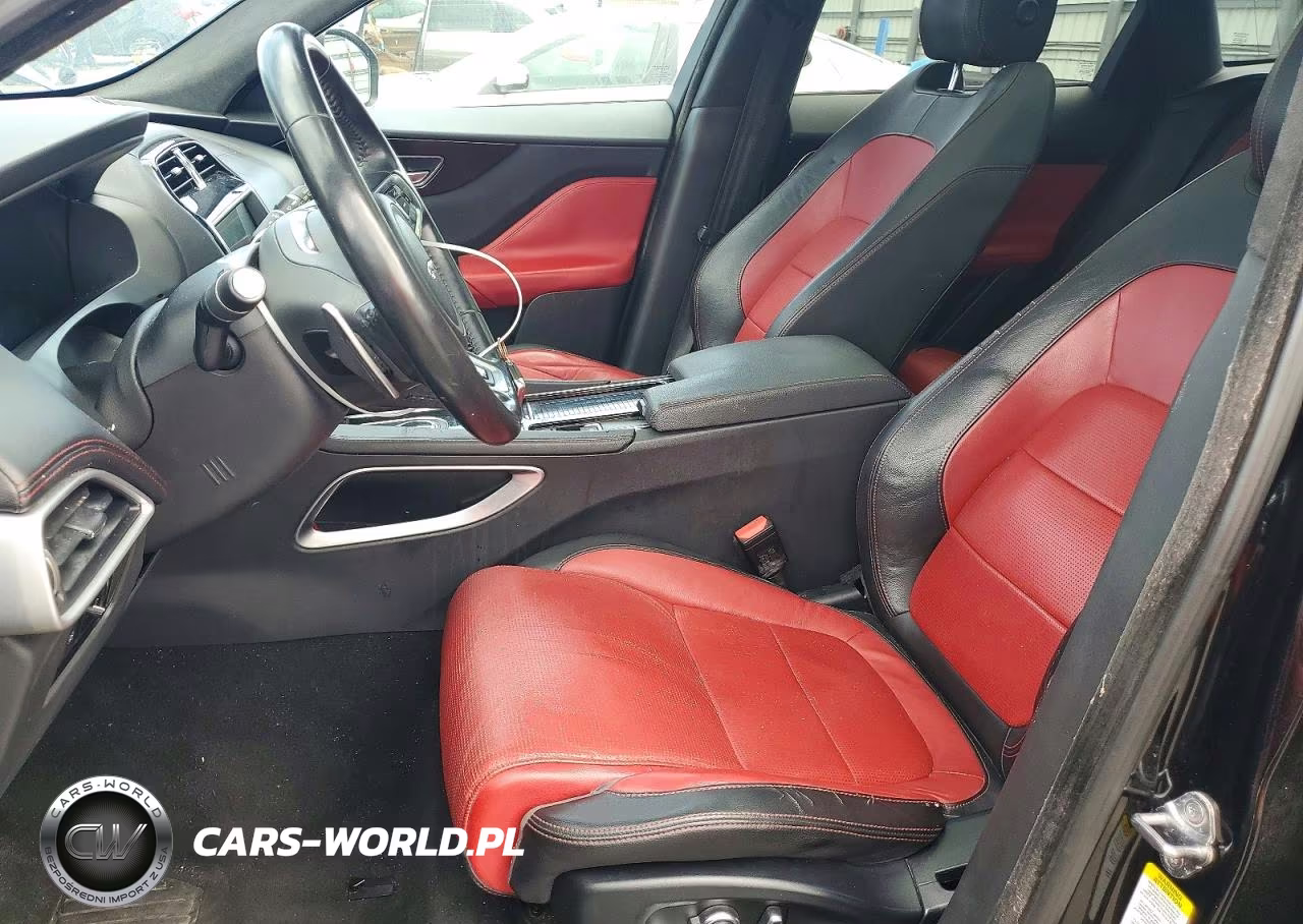 2018 Jaguar F-Pace R - Sport VIN:SADCL2EV7JA243048 - 7