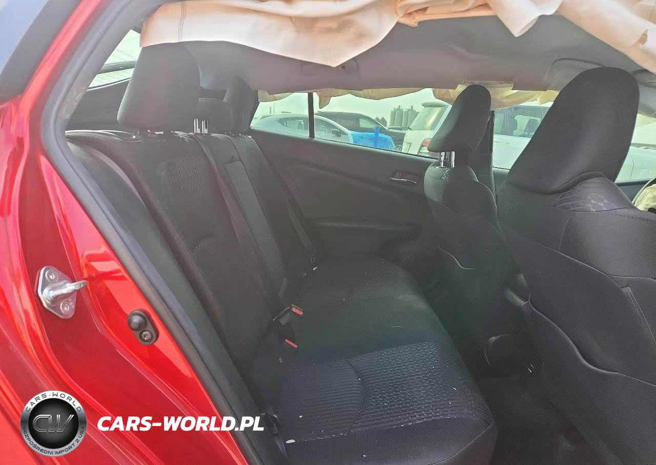 2018 Toyota Prius Two VIN:JTDKBRFUXJ3058327 - 10