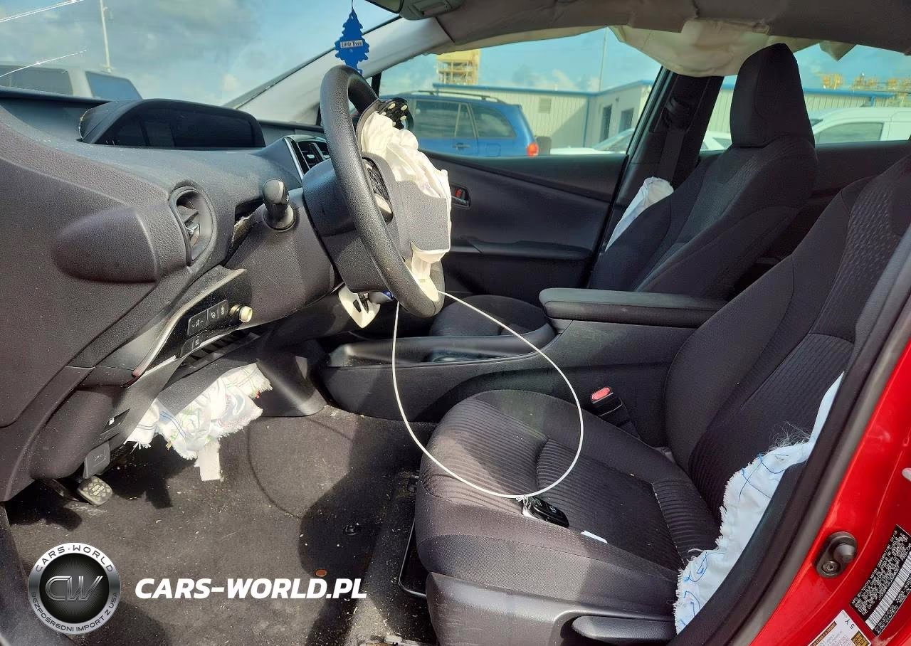 2018 Toyota Prius Two VIN:JTDKBRFUXJ3058327 - 7