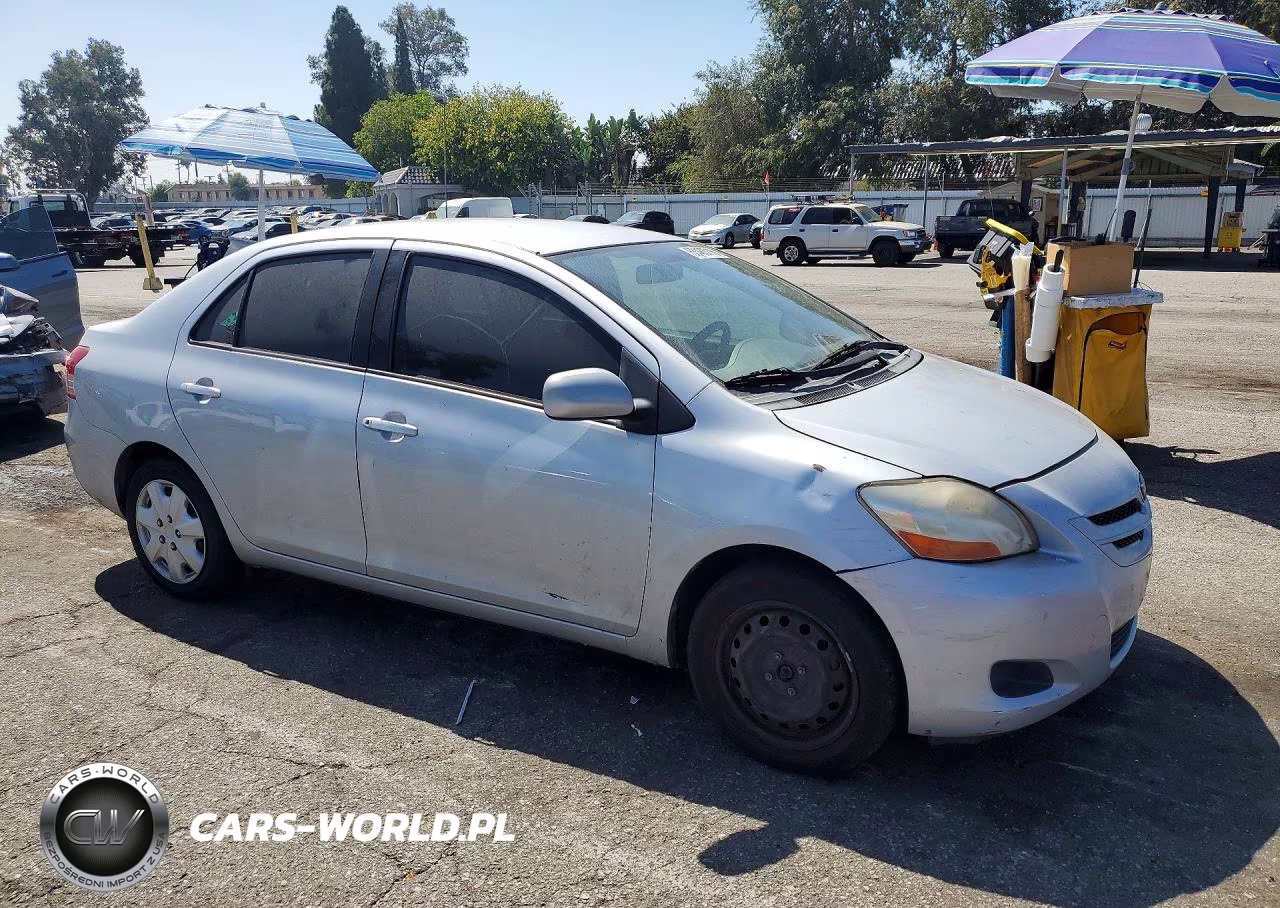 2008 Toyota Yaris Base VIN:JTDBT923081232583 - 4