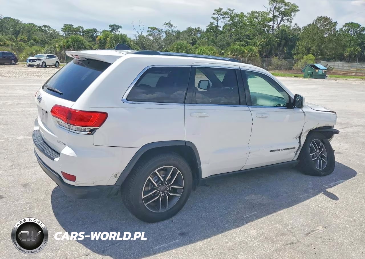 2019 Jeep Grand Cherokee Laredo VIN:1C4RJEAG2KC811572 - 3