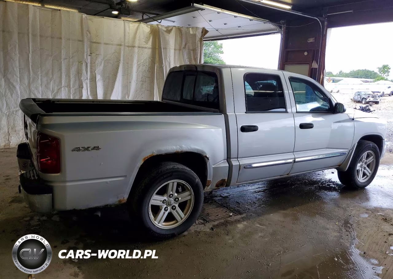 2008 Dodge Dakota Quad Laramie VIN:1D7HW58N28S633345 - 3