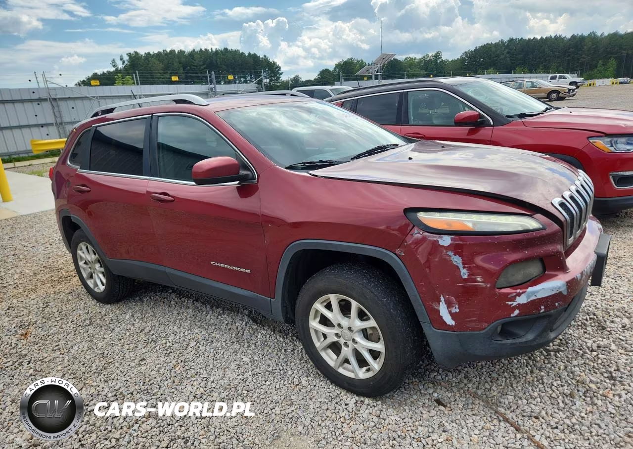 2017 Jeep Cherokee Latitude VIN:1C4PJMCS4HD238924 - 4