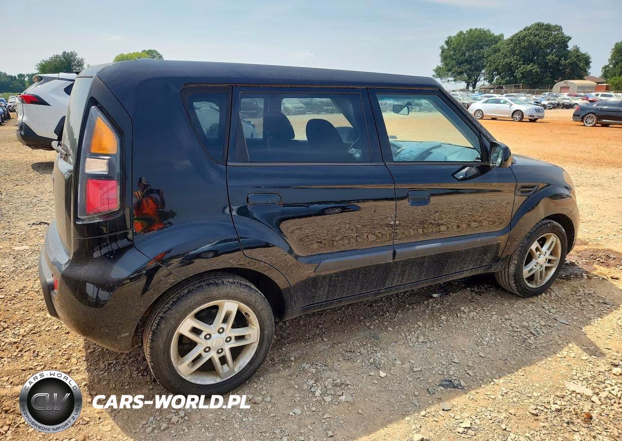 2010 Kia Soul + VIN:KNDJT2A21A7075290 - 3