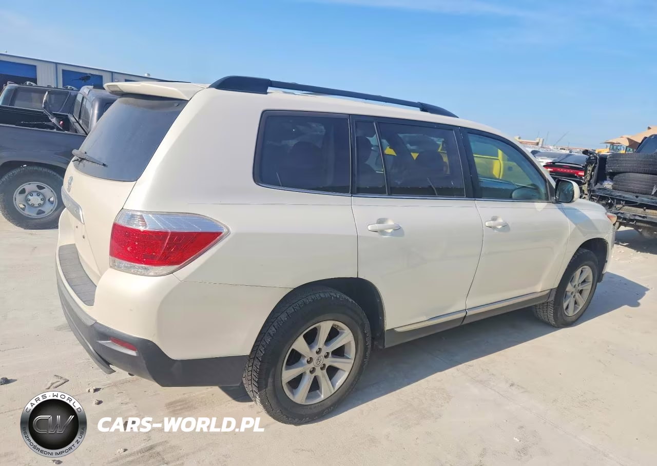 2013 Toyota Highlander Plus VIN:5TDZA3EH2DS045268 - 3