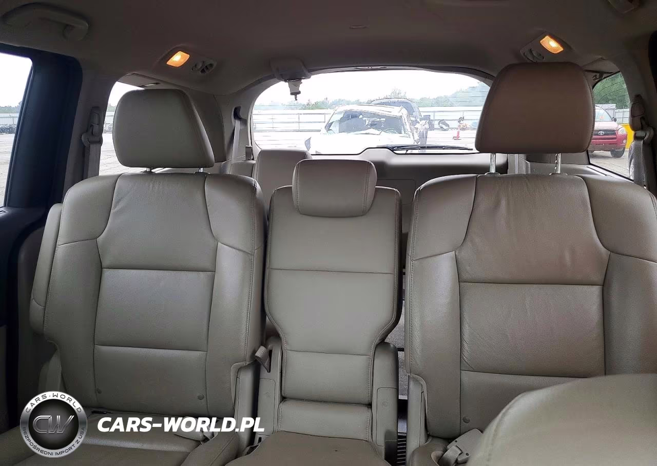 2012 Honda Odyssey Touring VIN:5FNRL5H90CB138447 - 10