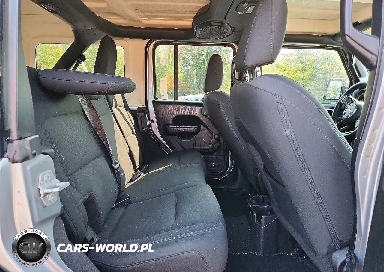 2018 Jeep Wrangler Unlimited Sport VIN:1C4HJXDN2JW221600 - 11