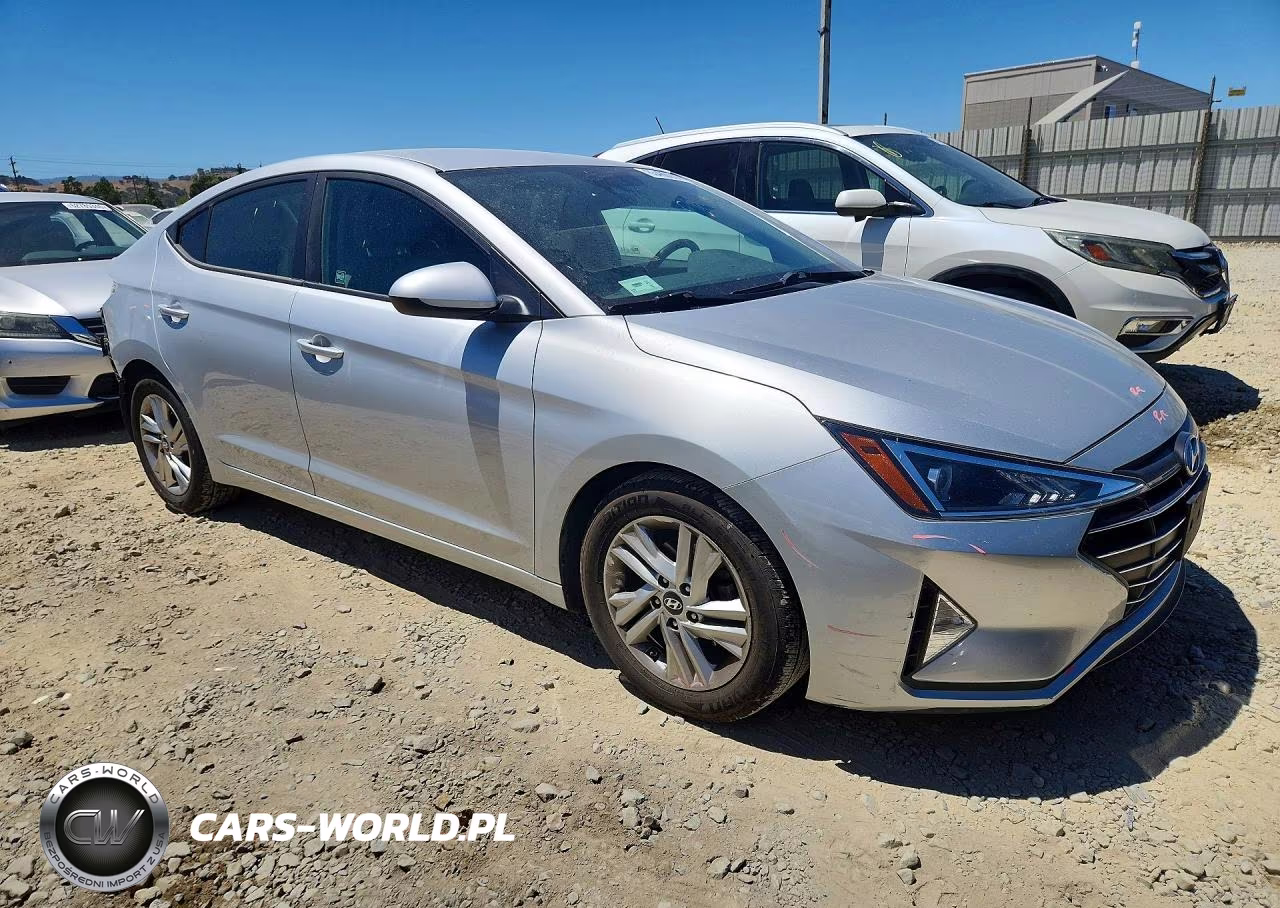 2019 Hyundai Elantra Se VIN:5NPD84LF0KH413124 - 4