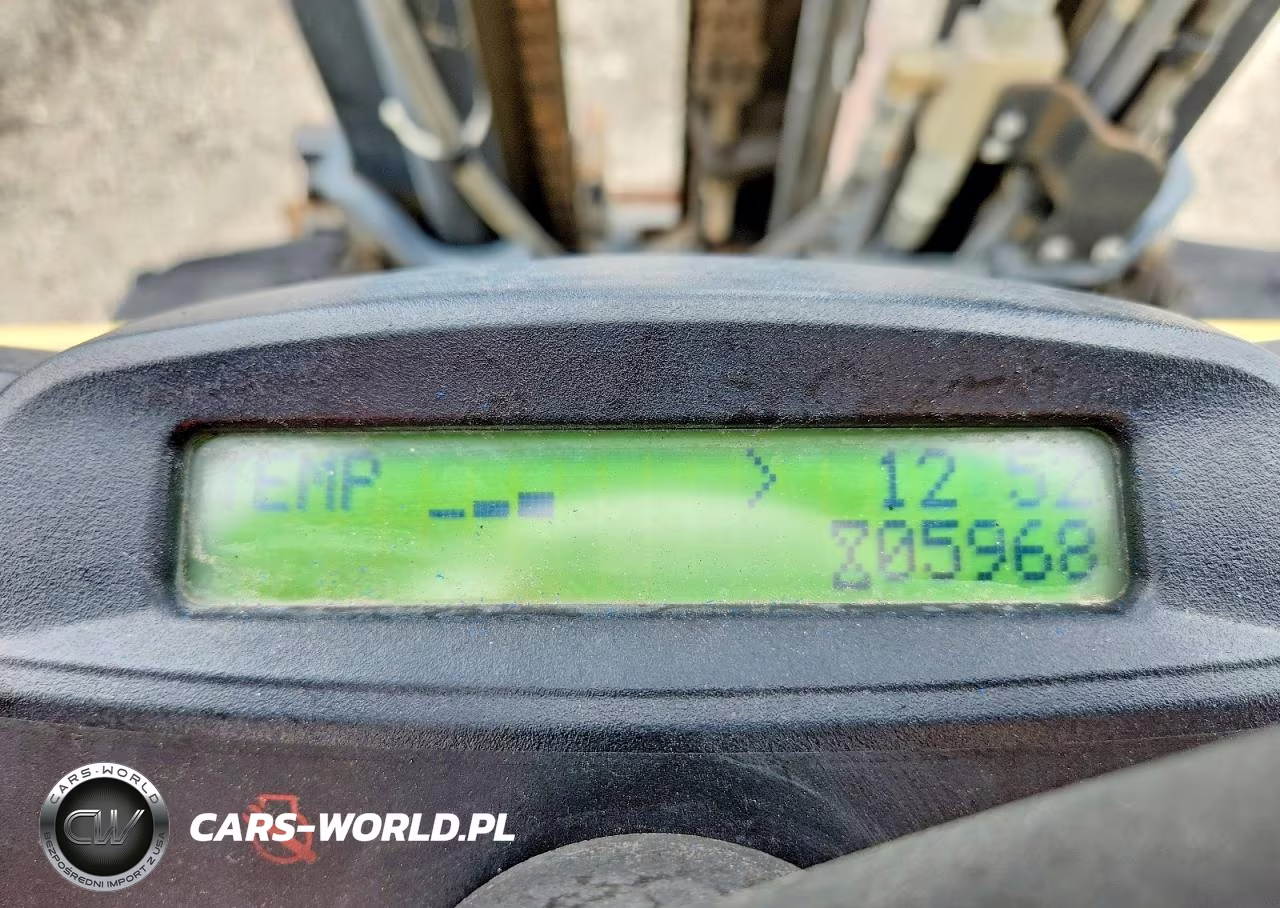 2016 Hyster Forklift VIN:P005V0211467 - 8