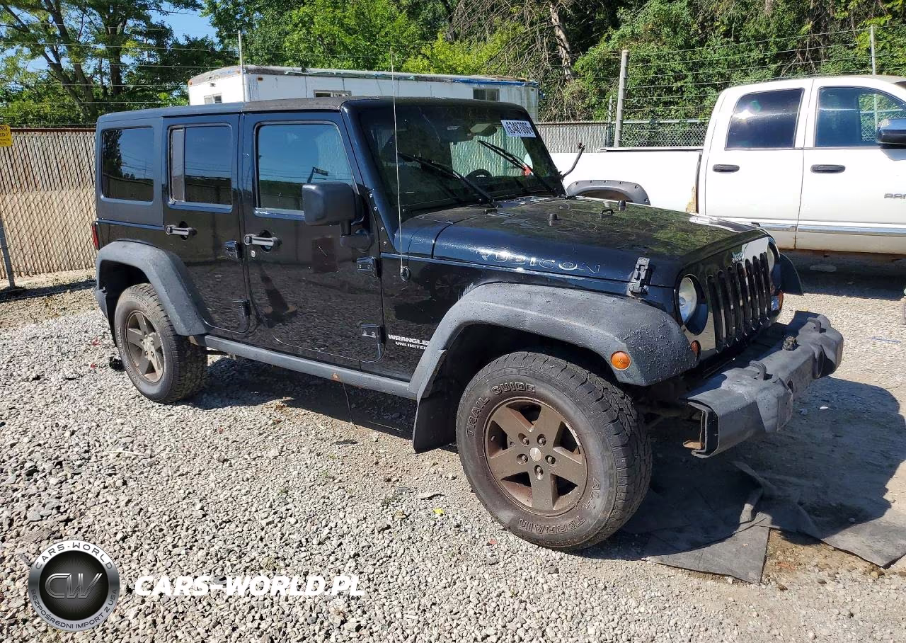 2012 Jeep Wrangler Unlimited Rubicon VIN:1C4BJWFG5CL104693 - 4