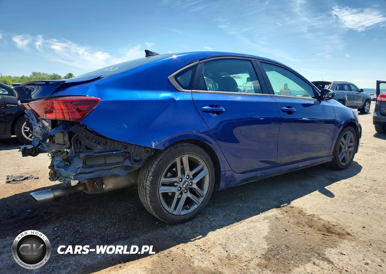 2021 Kia Forte Gt Line VIN:3KPF34AD9ME279584 - 3