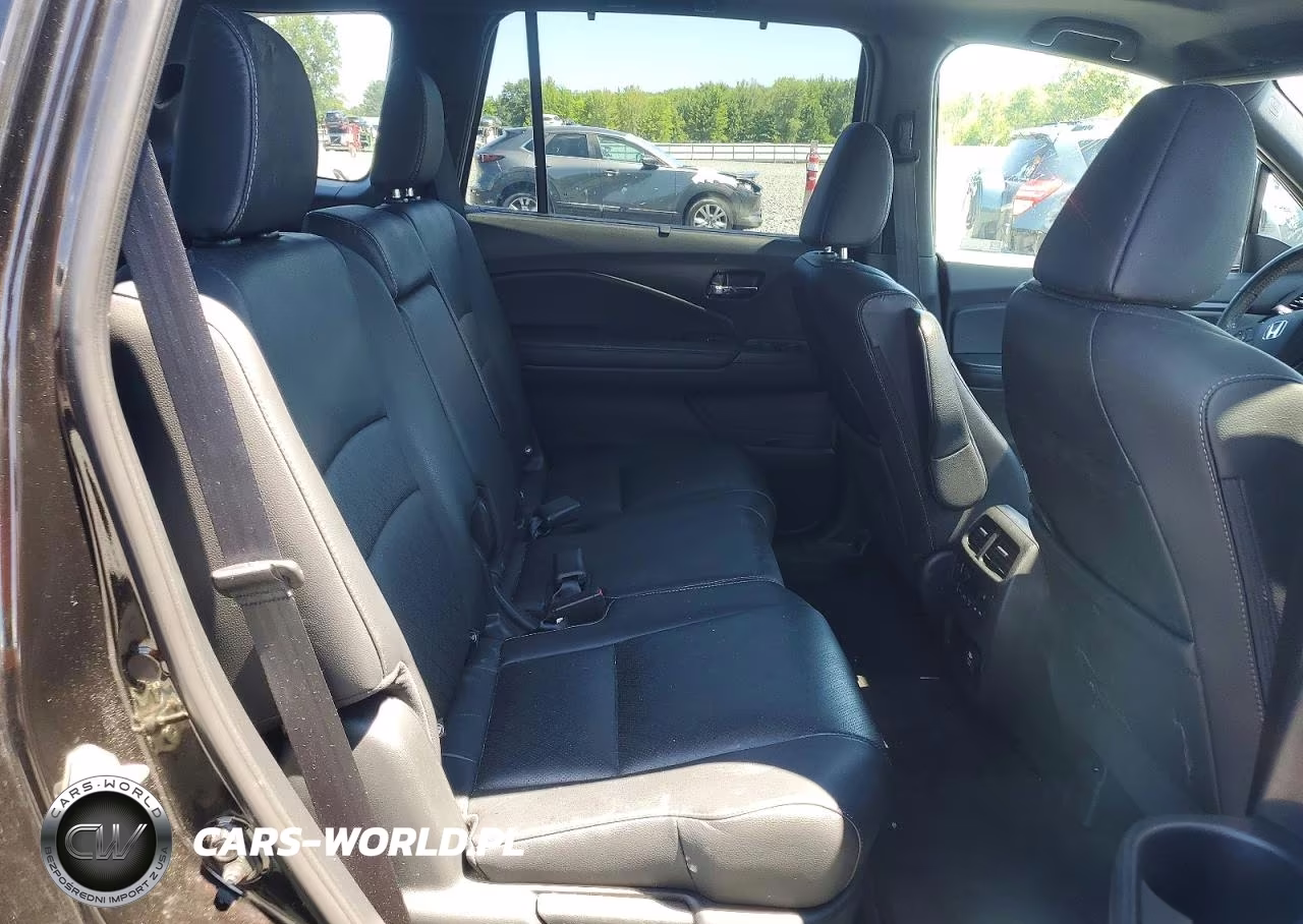 2019 Honda Passport Touring VIN:5FNYF7H91KB007993 - 10