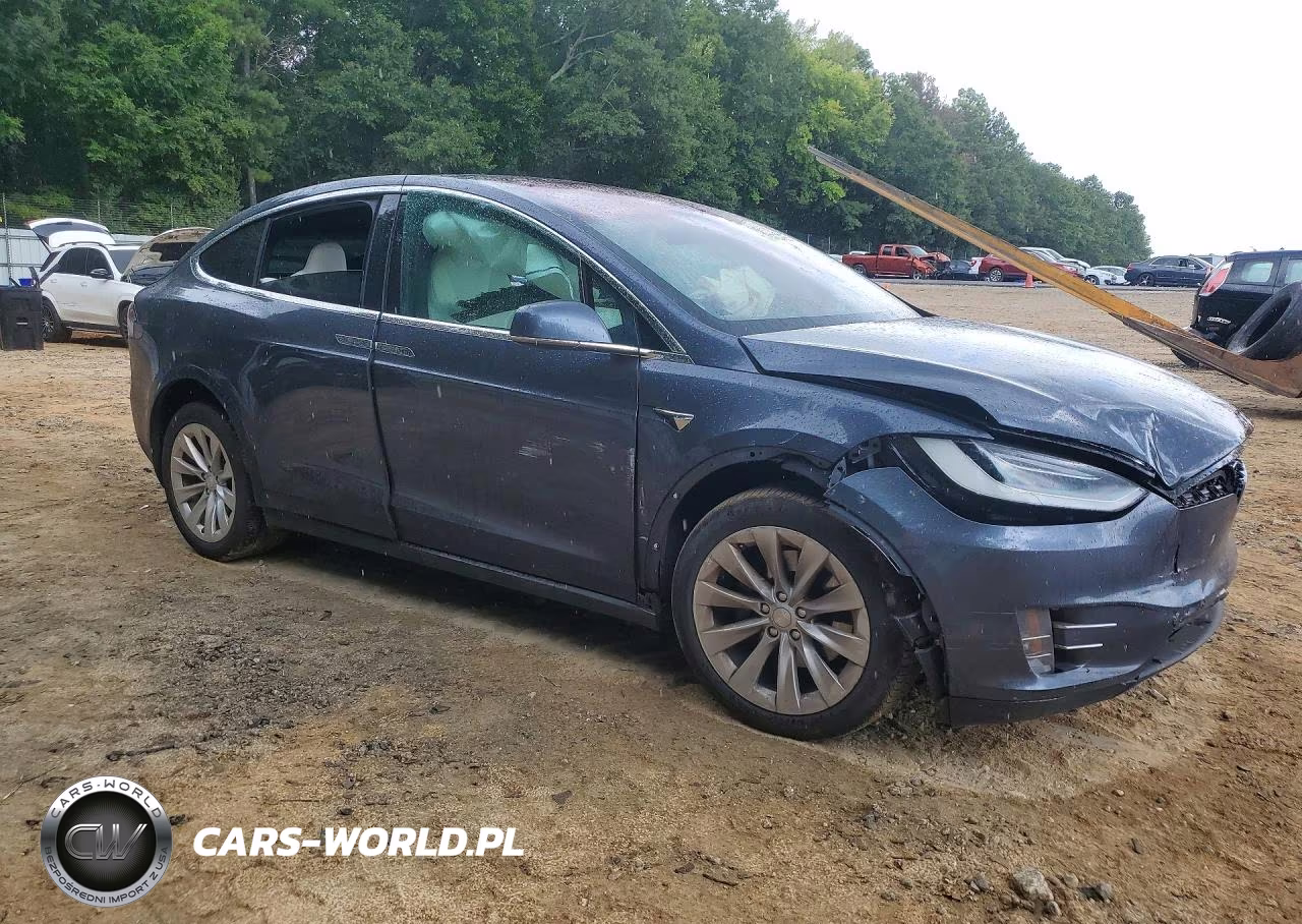 2020 Tesla Model X VIN:5YJXCDE26LF263140 - 4