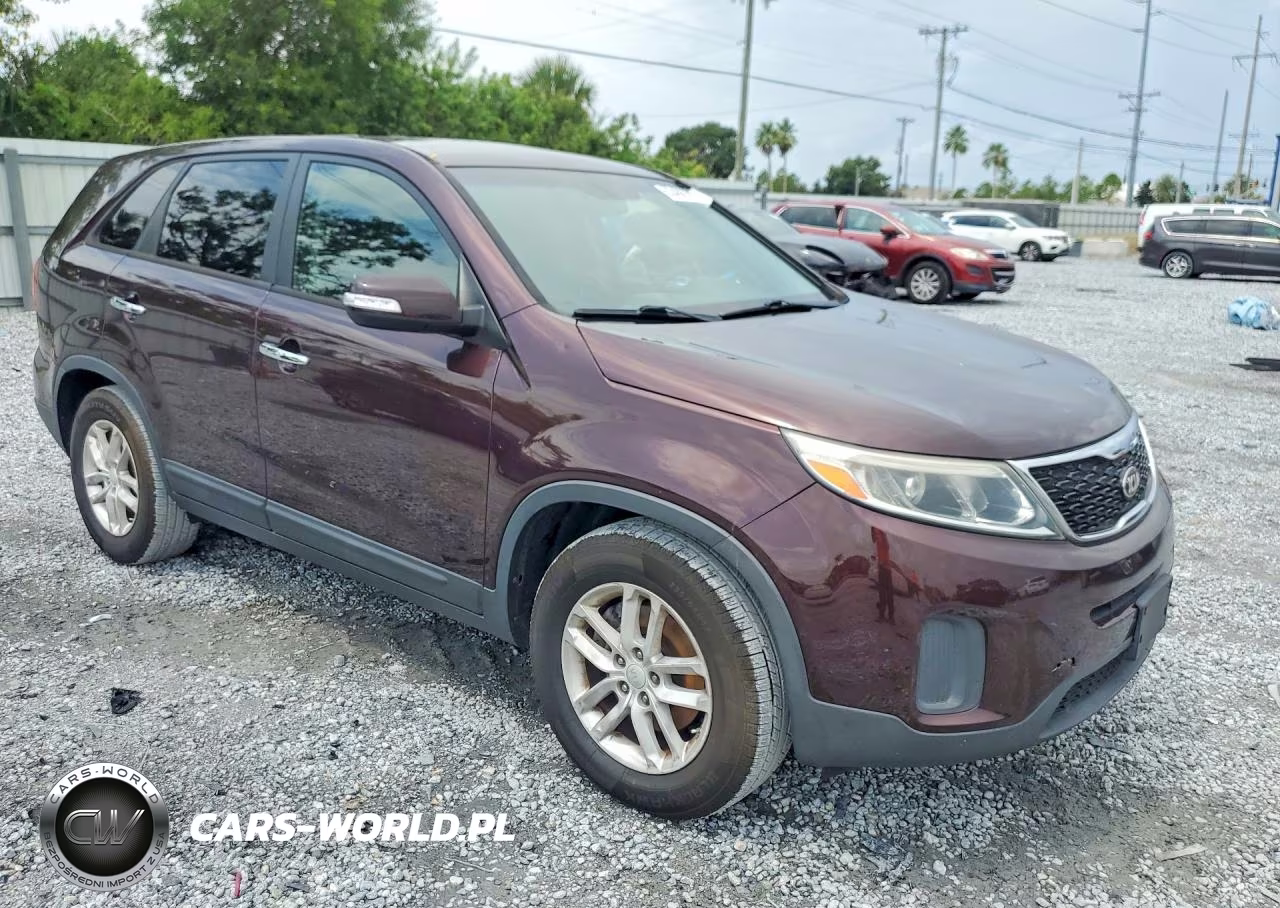 2015 Kia Sorento Lx VIN:5XYKT3A60FG581197 - 4