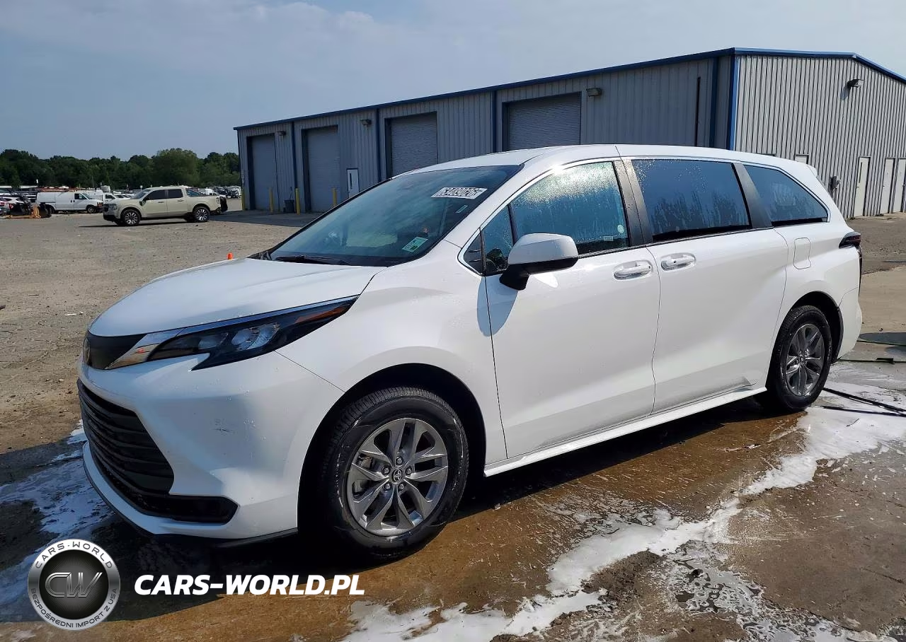 2026 Toyota Sienna Le – zdjęcie 1 z 13
