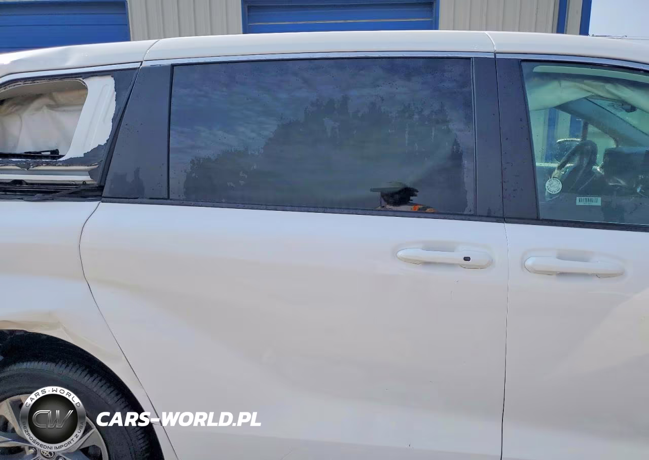 2026 Toyota Sienna Le VIN:5TDKRKEC8TS305048 - 11
