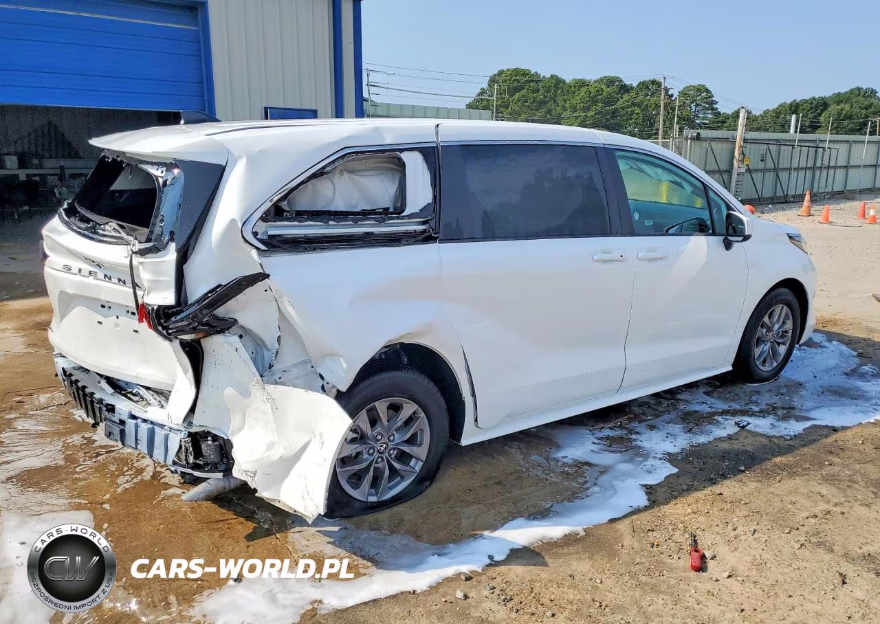 2026 Toyota Sienna Le VIN:5TDKRKEC8TS305048 - 3