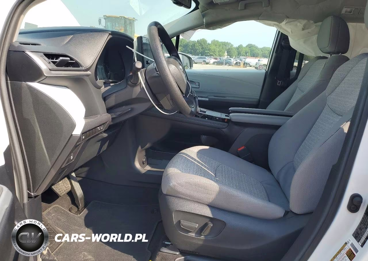 2026 Toyota Sienna Le VIN:5TDKRKEC8TS305048 - 7