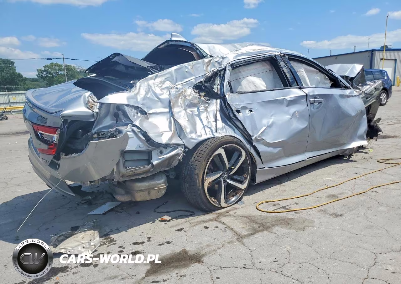 2018 Honda Accord Sport VIN:1HGCV1F32JA235468 - 3