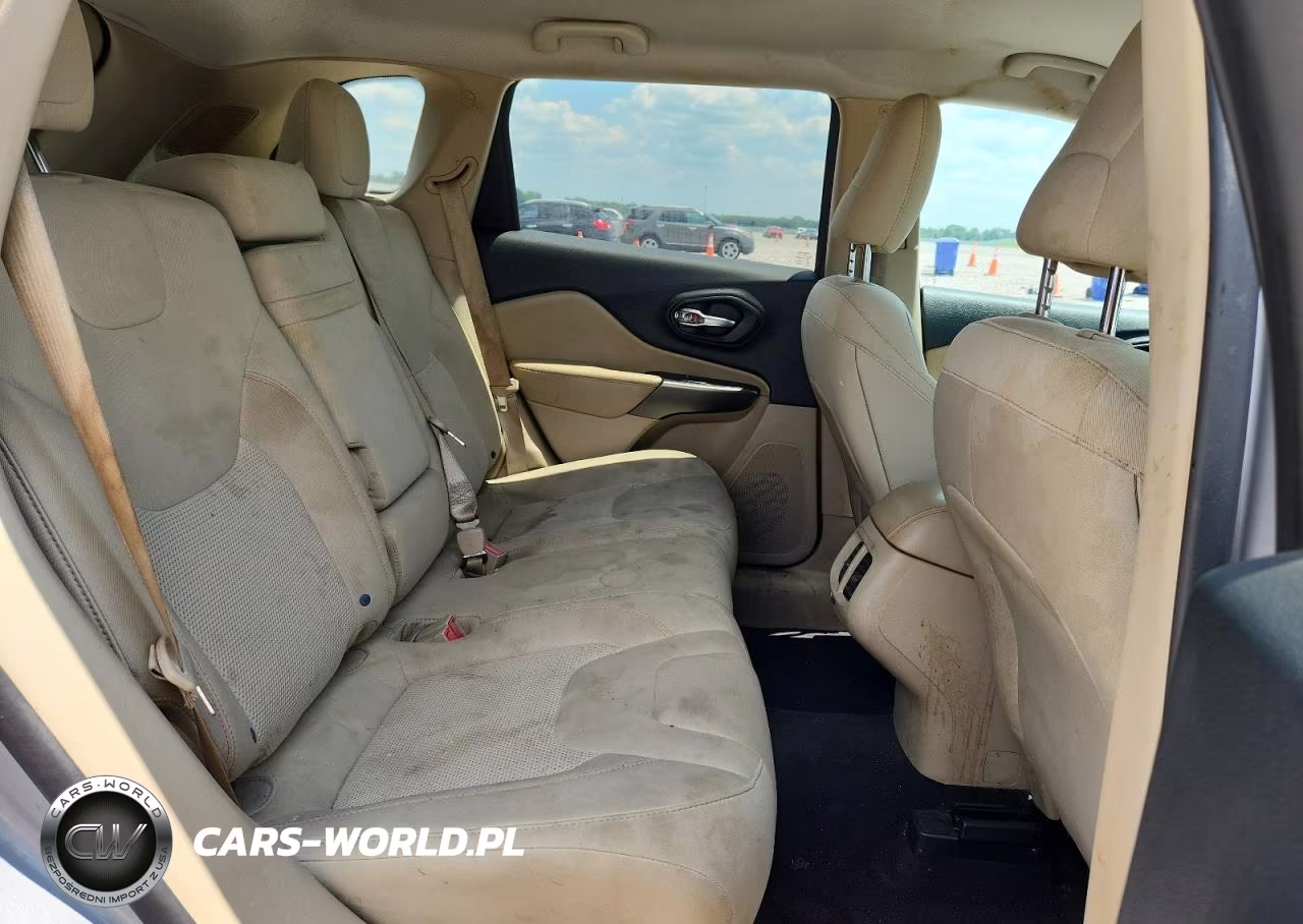 2019 Jeep Cherokee Latitude VIN:1C4PJLCB7KD241172 - 11