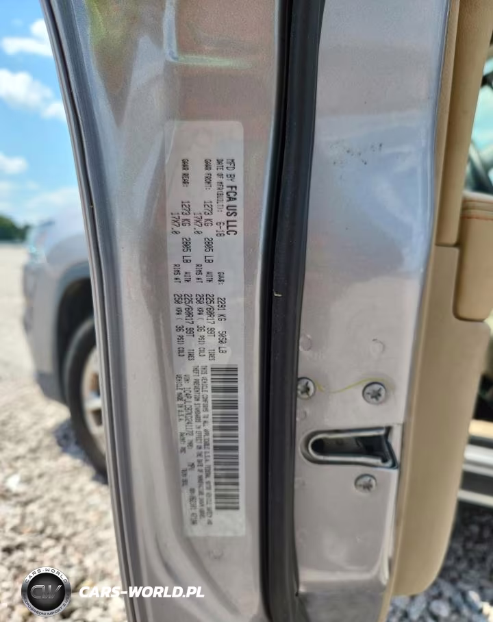 2019 Jeep Cherokee Latitude VIN:1C4PJLCB7KD241172 - 13