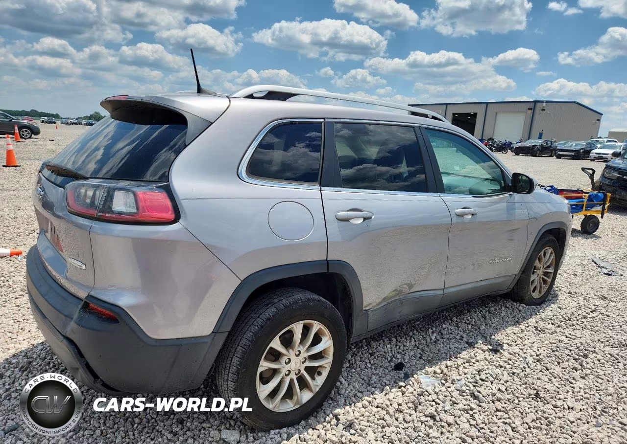2019 Jeep Cherokee Latitude VIN:1C4PJLCB7KD241172 - 3