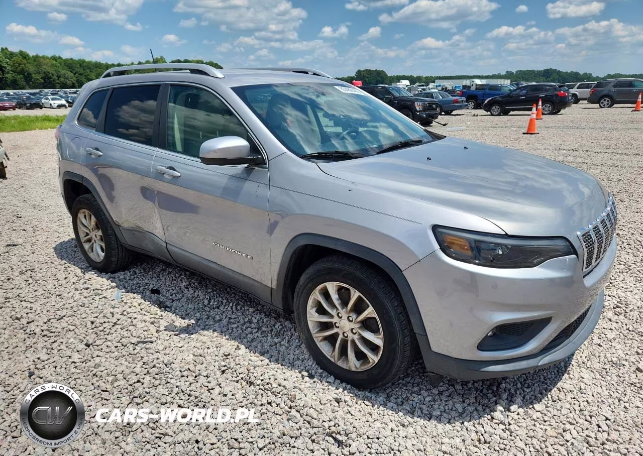 2019 Jeep Cherokee Latitude VIN:1C4PJLCB7KD241172 - 4