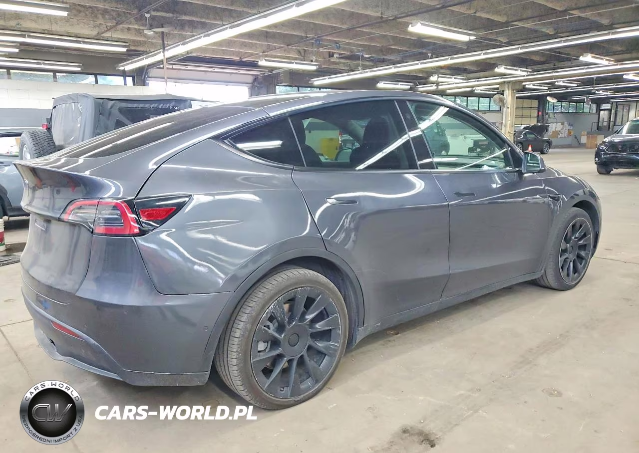 2021 Tesla Model Y VIN:5YJYGAEEXMF188395 - 3