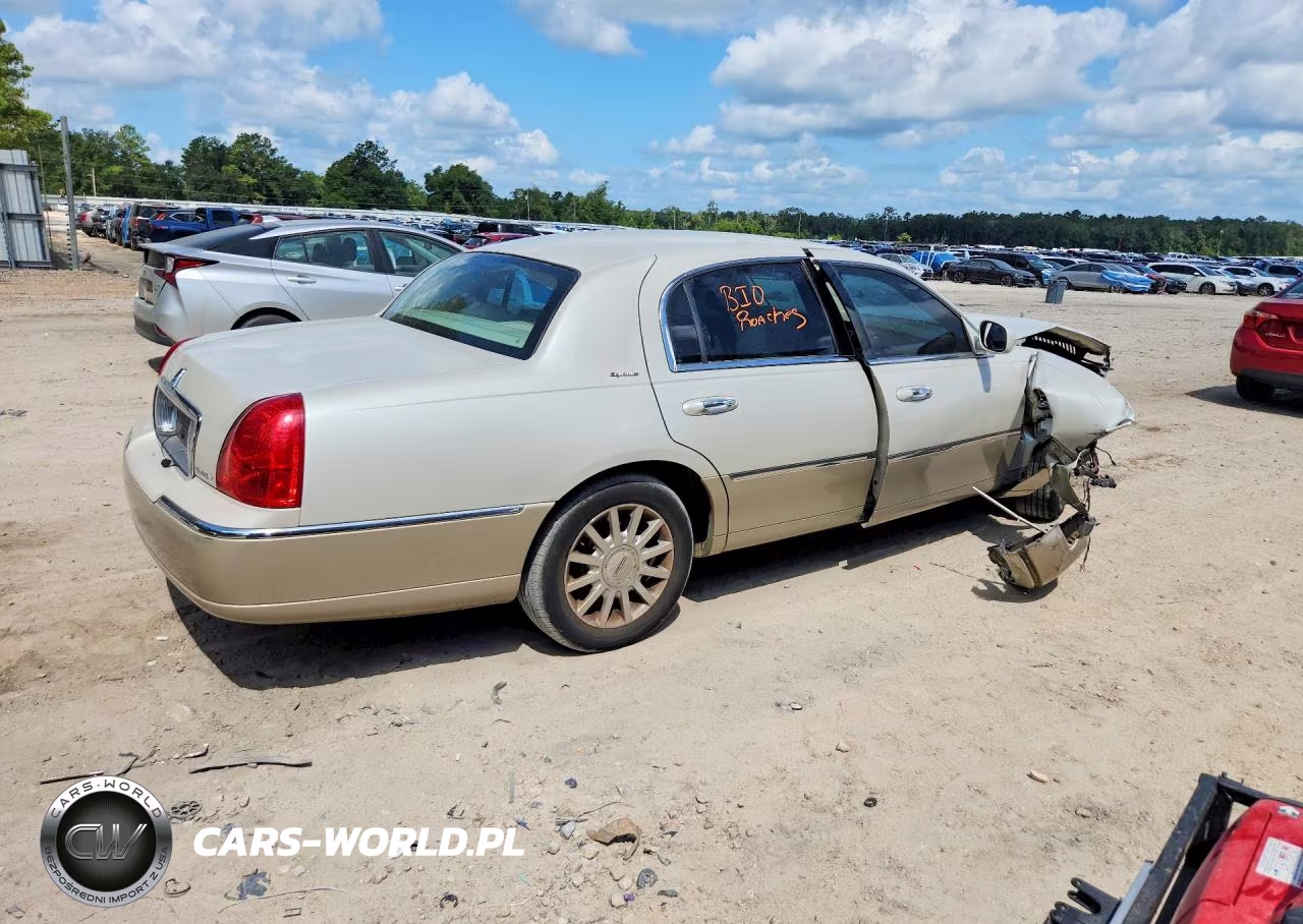 2006 Lincoln Town Car Signature VIN:1LNHM81V26Y647408 - 3