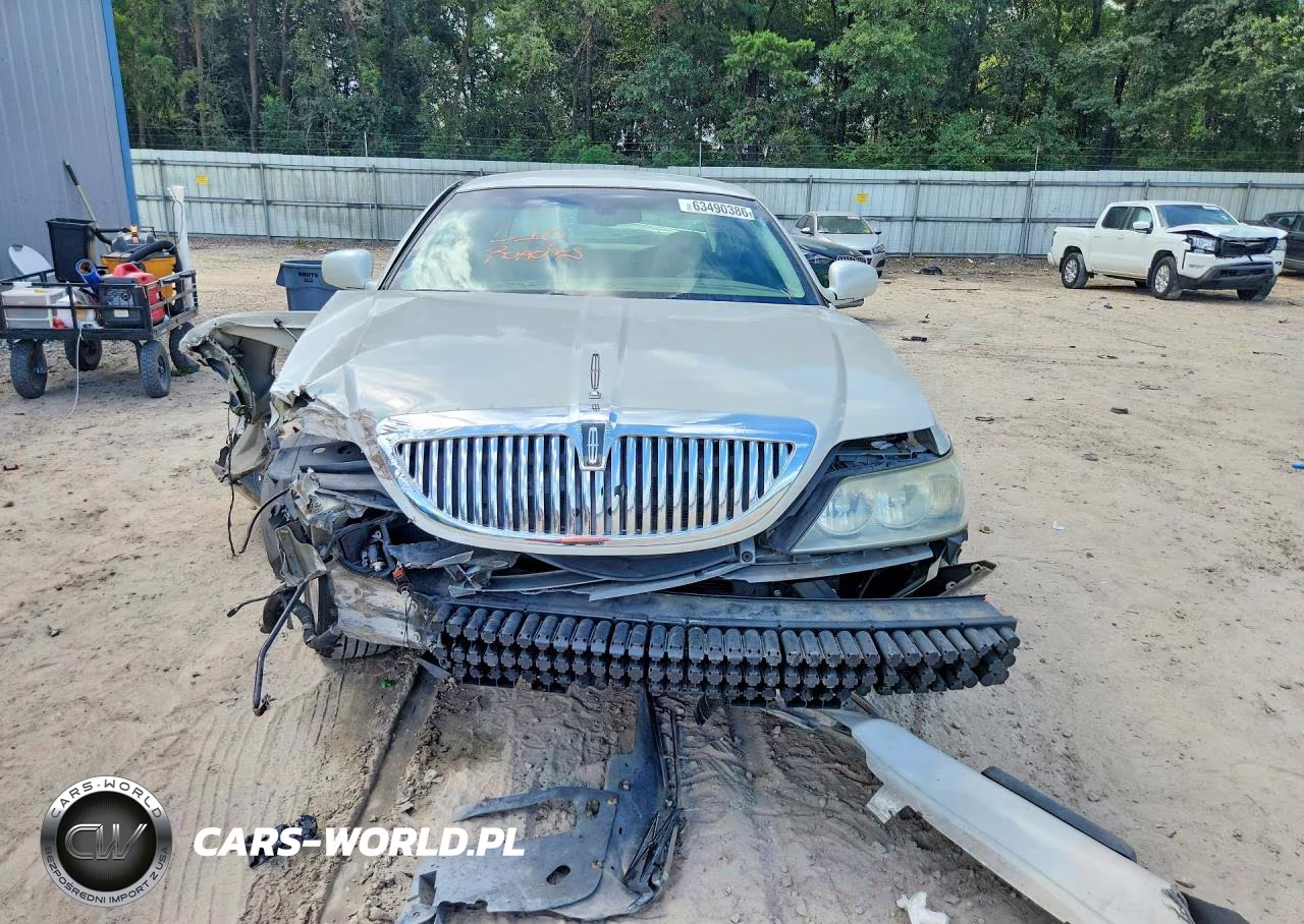 2006 Lincoln Town Car Signature VIN:1LNHM81V26Y647408 - 5