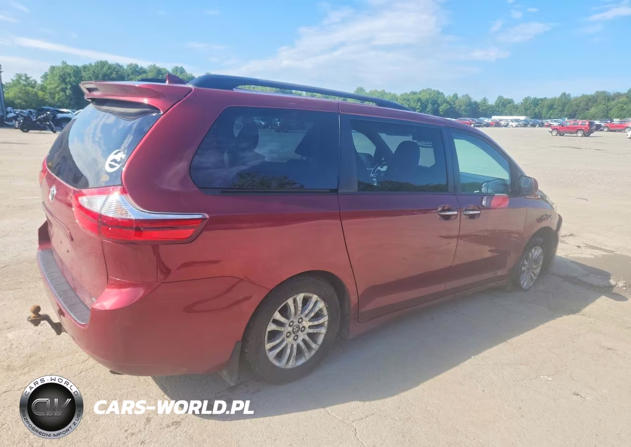 2018 Toyota Sienna Xle 8-Passenger VIN:5TDYZ3DC0JS906730 - 3