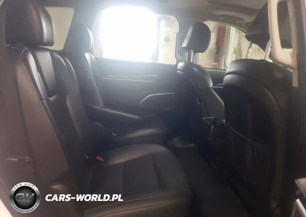 2022 Kia Telluride S VIN:5XYP6DHC9NG196167 - 11