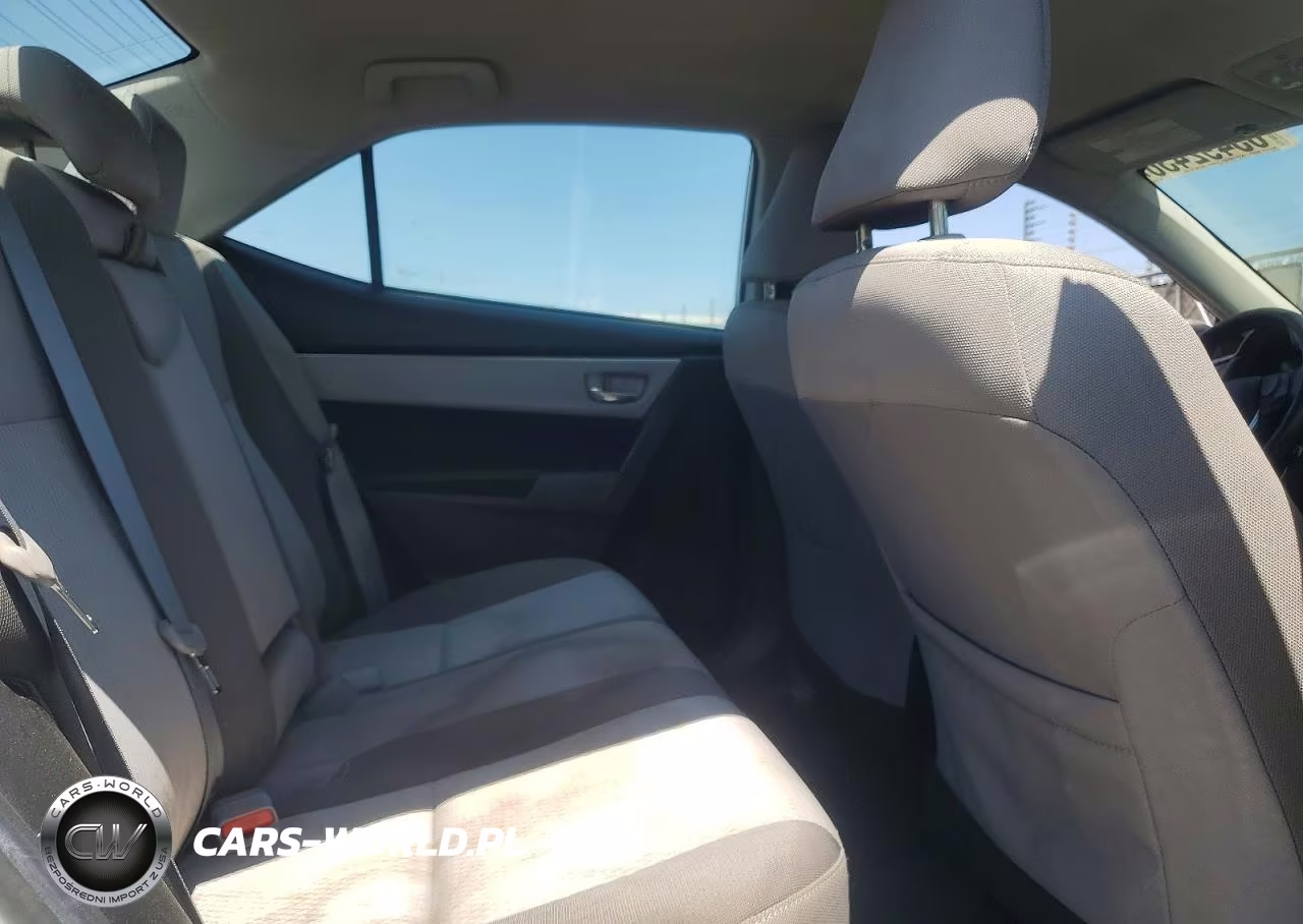 2018 Toyota Corolla Le VIN:2T1BURHE6JC031083 - 10
