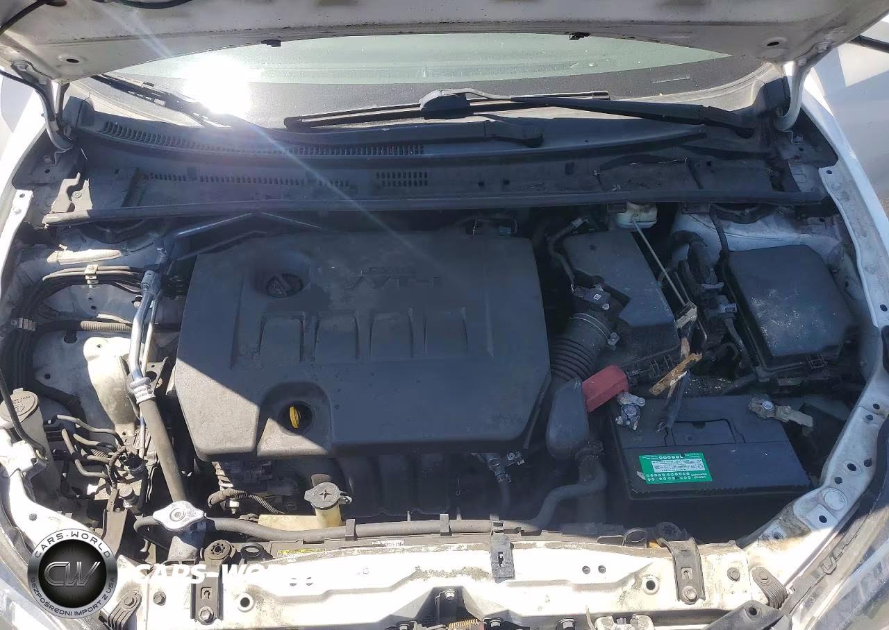 2018 Toyota Corolla Le VIN:2T1BURHE6JC031083 - 11