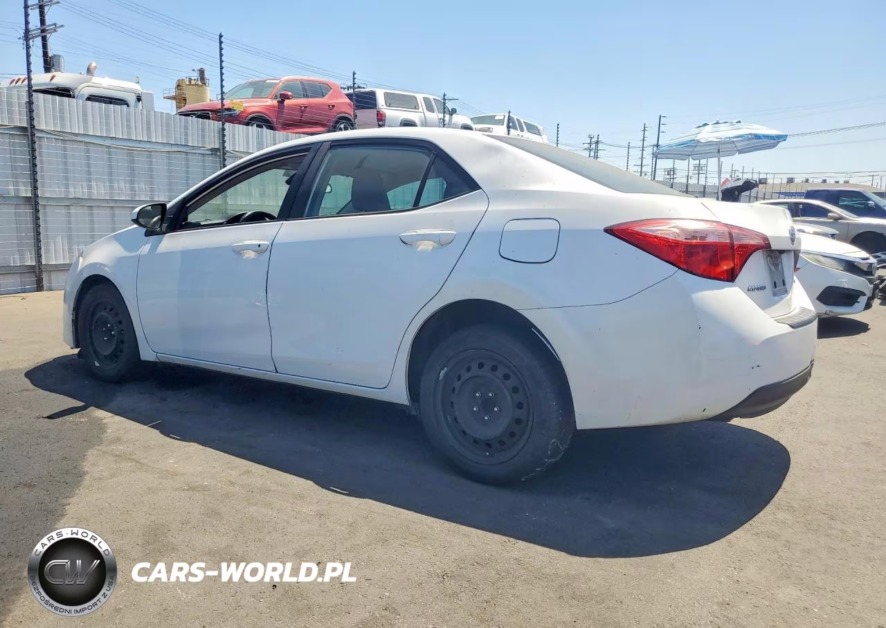 2018 Toyota Corolla Le VIN:2T1BURHE6JC031083 - 2