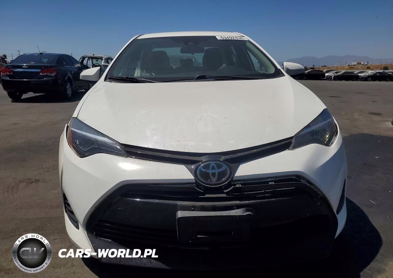 2018 Toyota Corolla Le VIN:2T1BURHE6JC031083 - 5