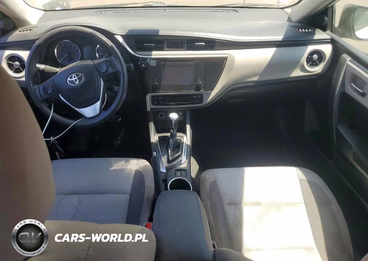 2018 Toyota Corolla Le VIN:2T1BURHE6JC031083 - 8