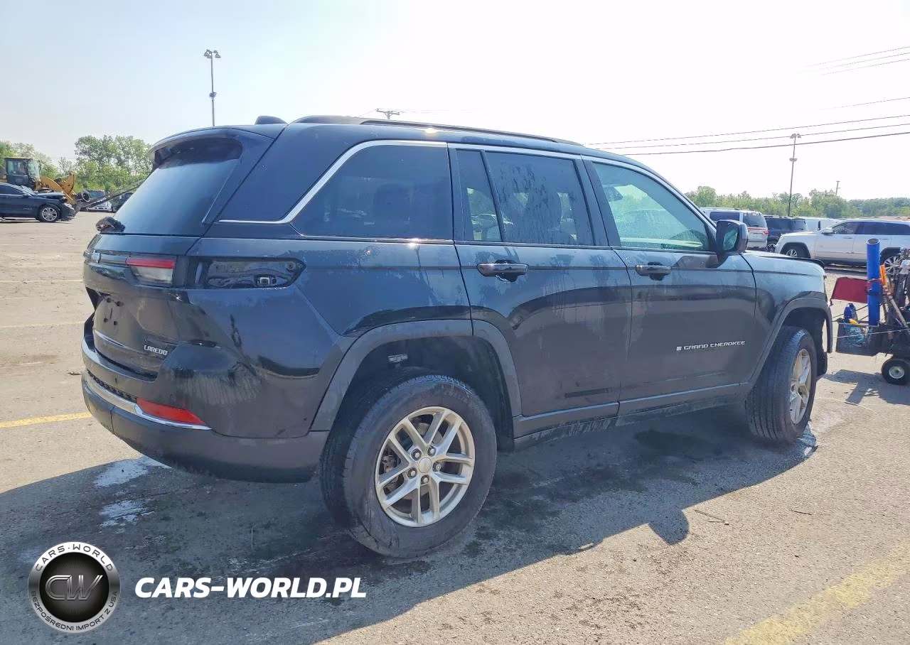 2025 Jeep Grand Cherokee Laredo VIN:1C4RJHAG4SC356838 - 3
