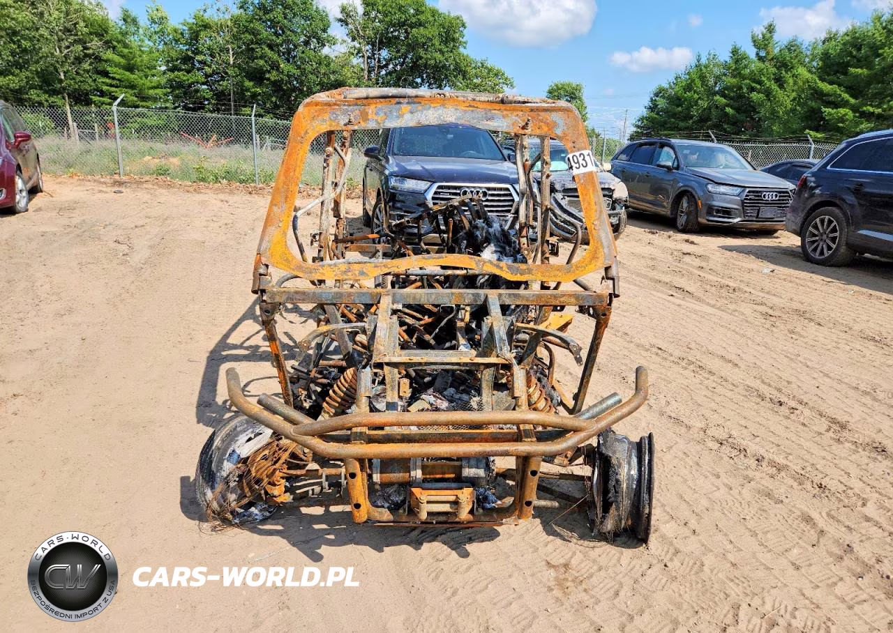 2020 Can-Am Commander Utility Vehicle VIN:3JBKCAX29LJ000081 - 10