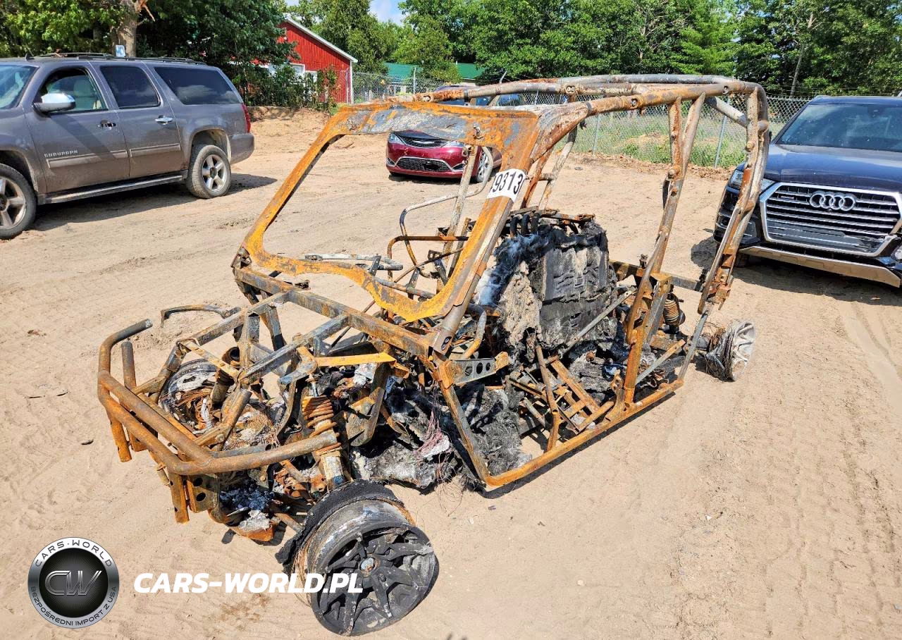 2020 Can-Am Commander Utility Vehicle VIN:3JBKCAX29LJ000081 - 2