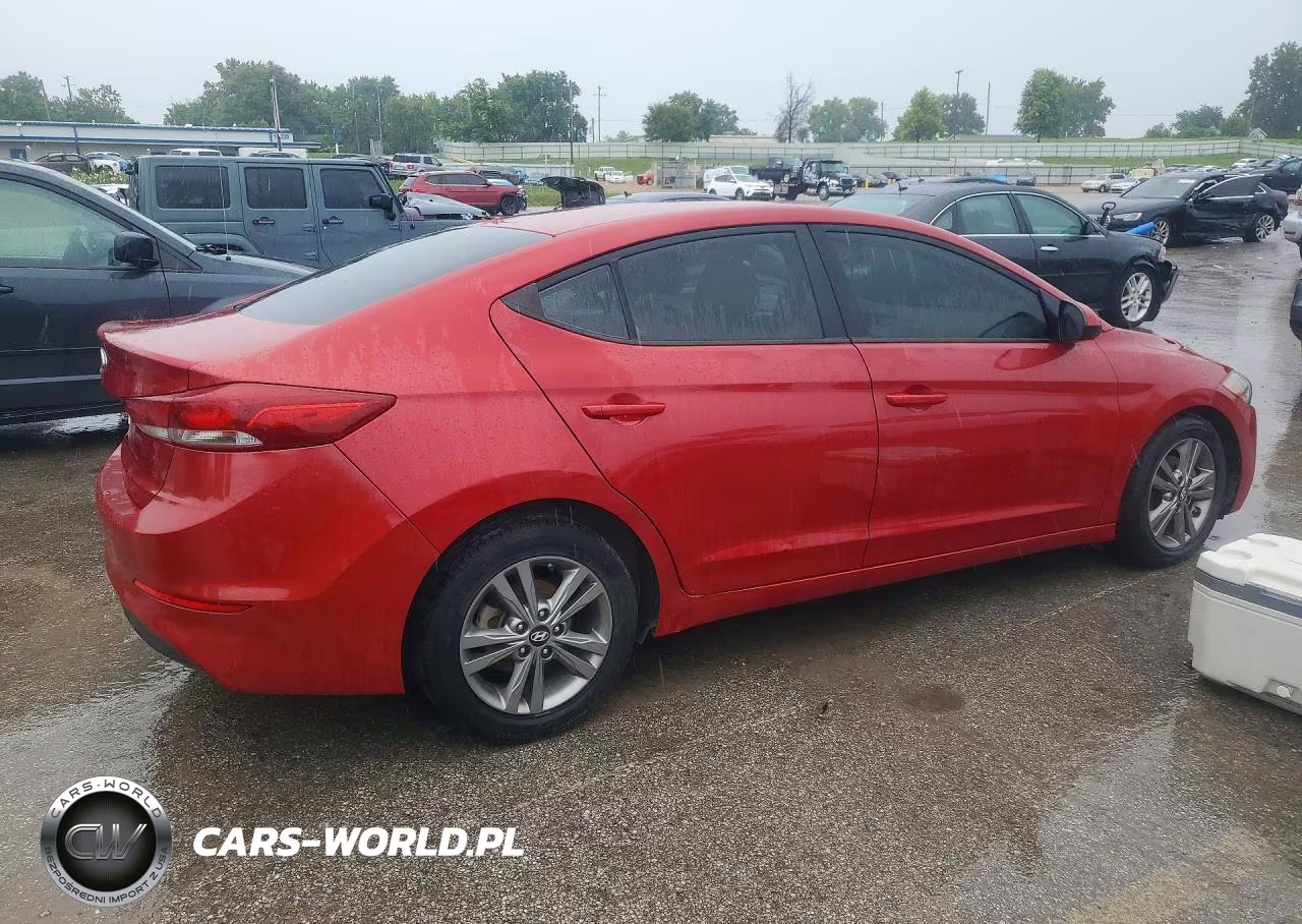 2018 Hyundai Elantra Sel VIN:5NPD84LF2JH225705 - 3