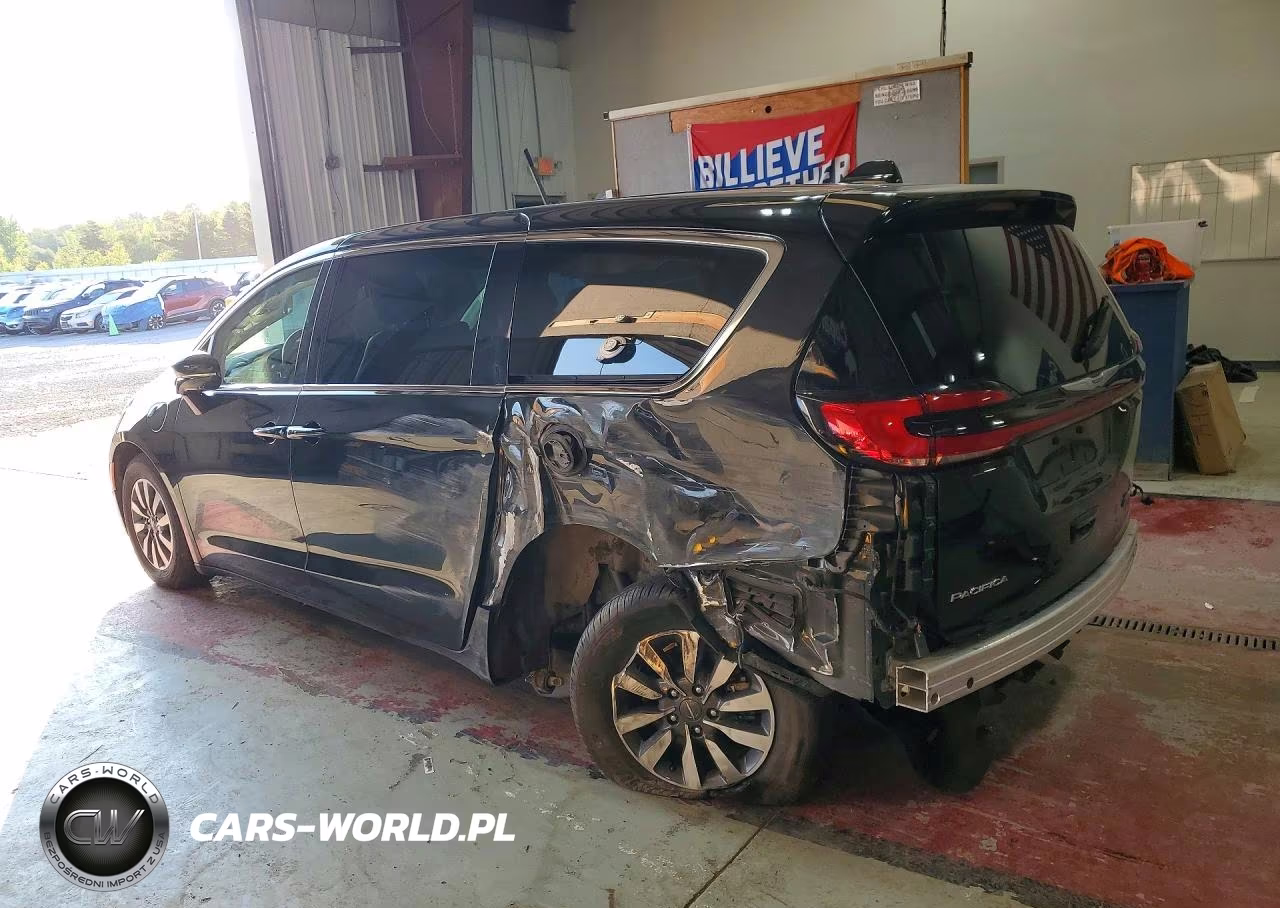 2022 Chrysler Pacifica Hybrid Touring L VIN:2C4RC1L75NR124324 - 2
