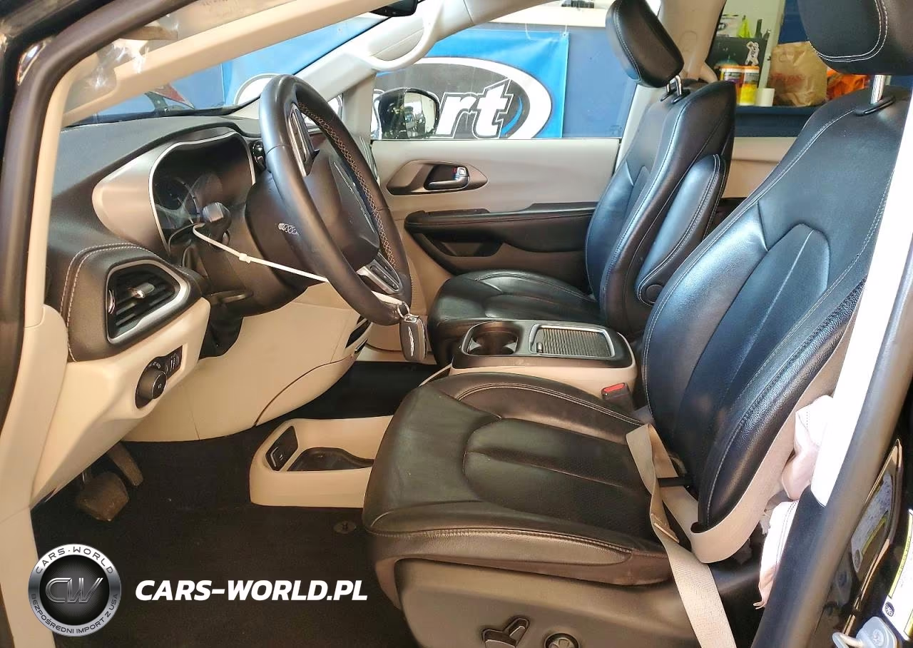 2022 Chrysler Pacifica Hybrid Touring L VIN:2C4RC1L75NR124324 - 7