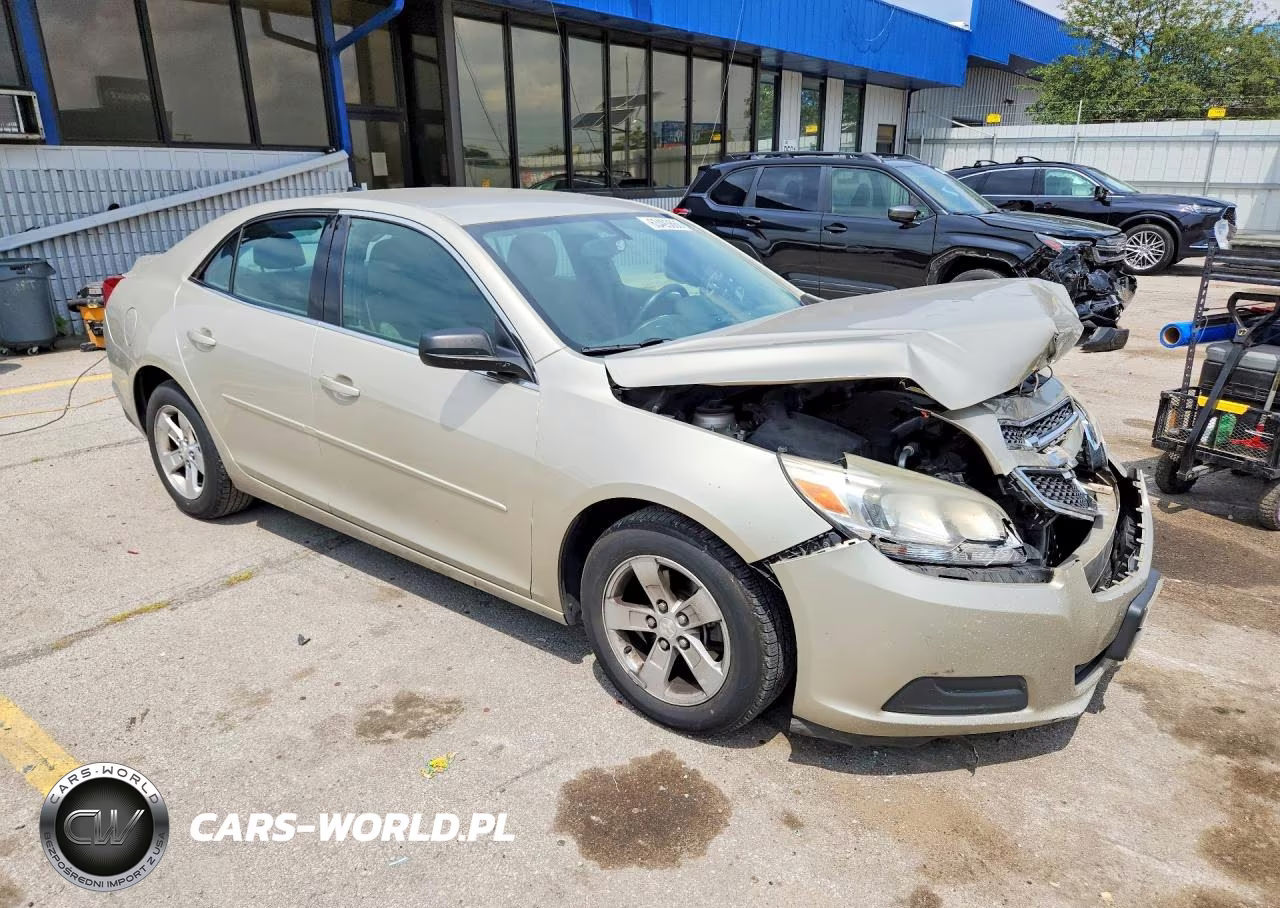 2013 Chevrolet Malibu Ls VIN:1G11B5SA4DF155728 - 4