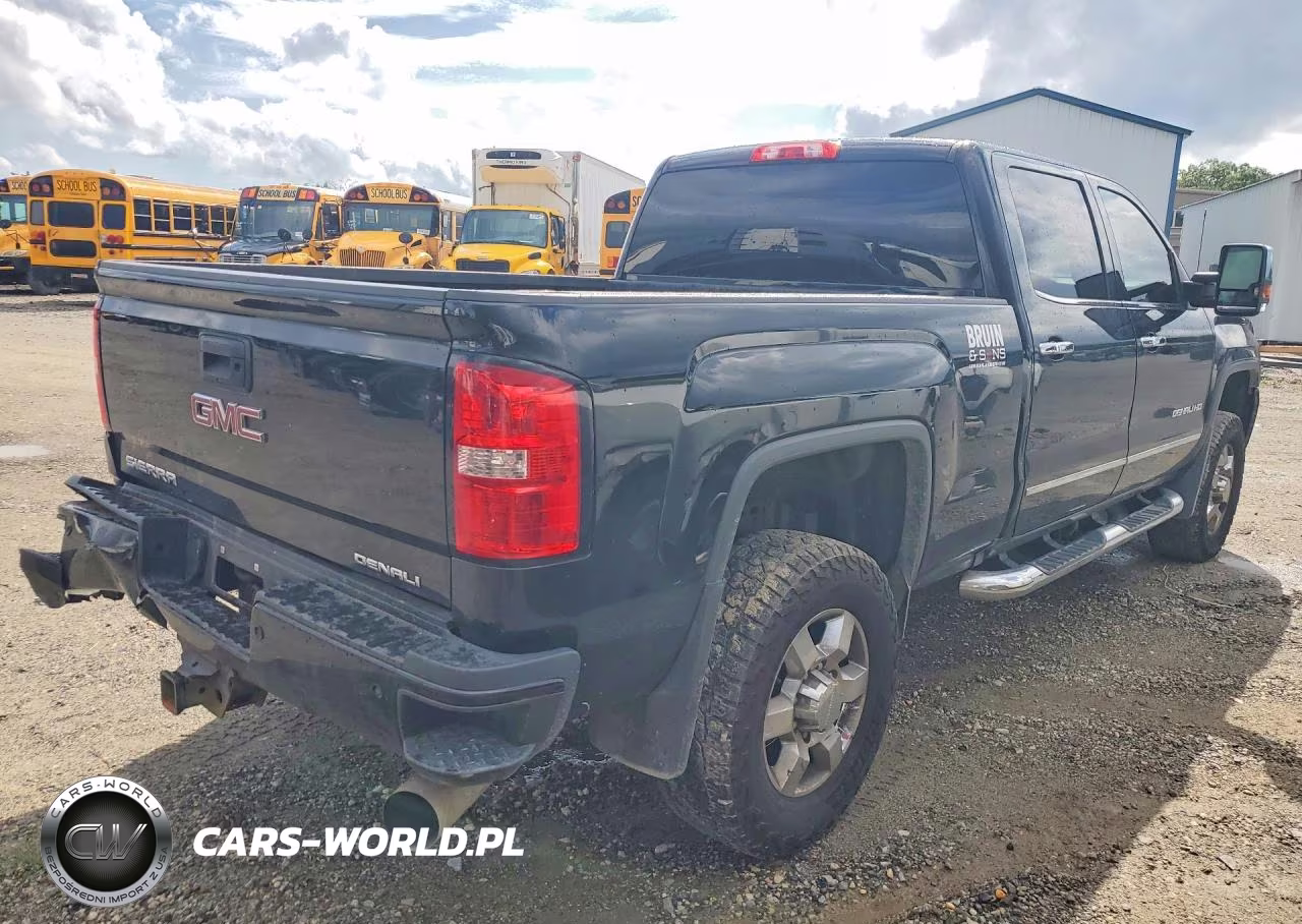 2017 GMC Sierra K3500 Denali VIN:1GT42YEY7HF151824 - 3