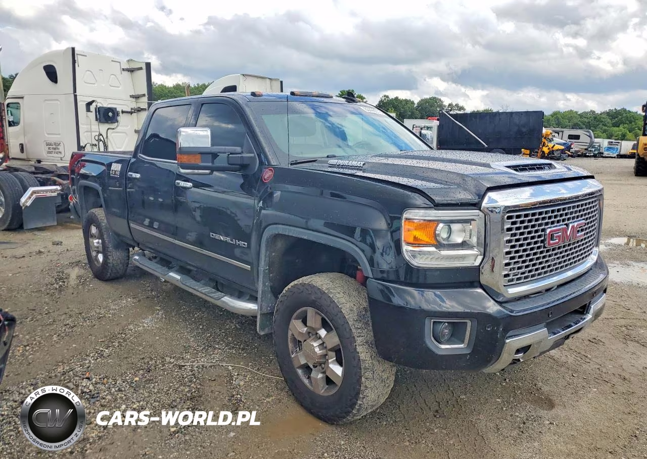 2017 GMC Sierra K3500 Denali VIN:1GT42YEY7HF151824 - 4