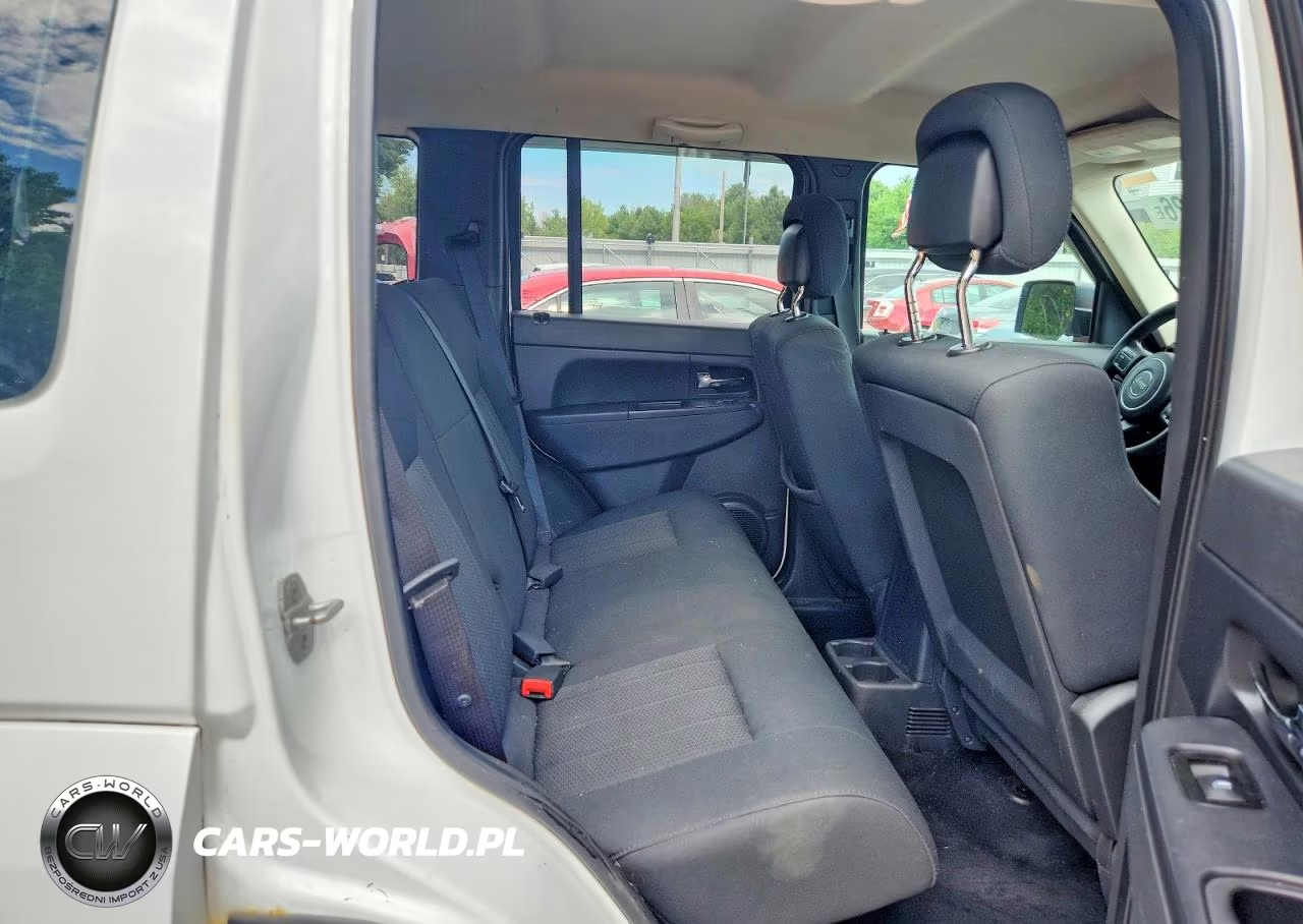 2012 Jeep Liberty Sport VIN:1C4PJMAK8CW101372 - 11