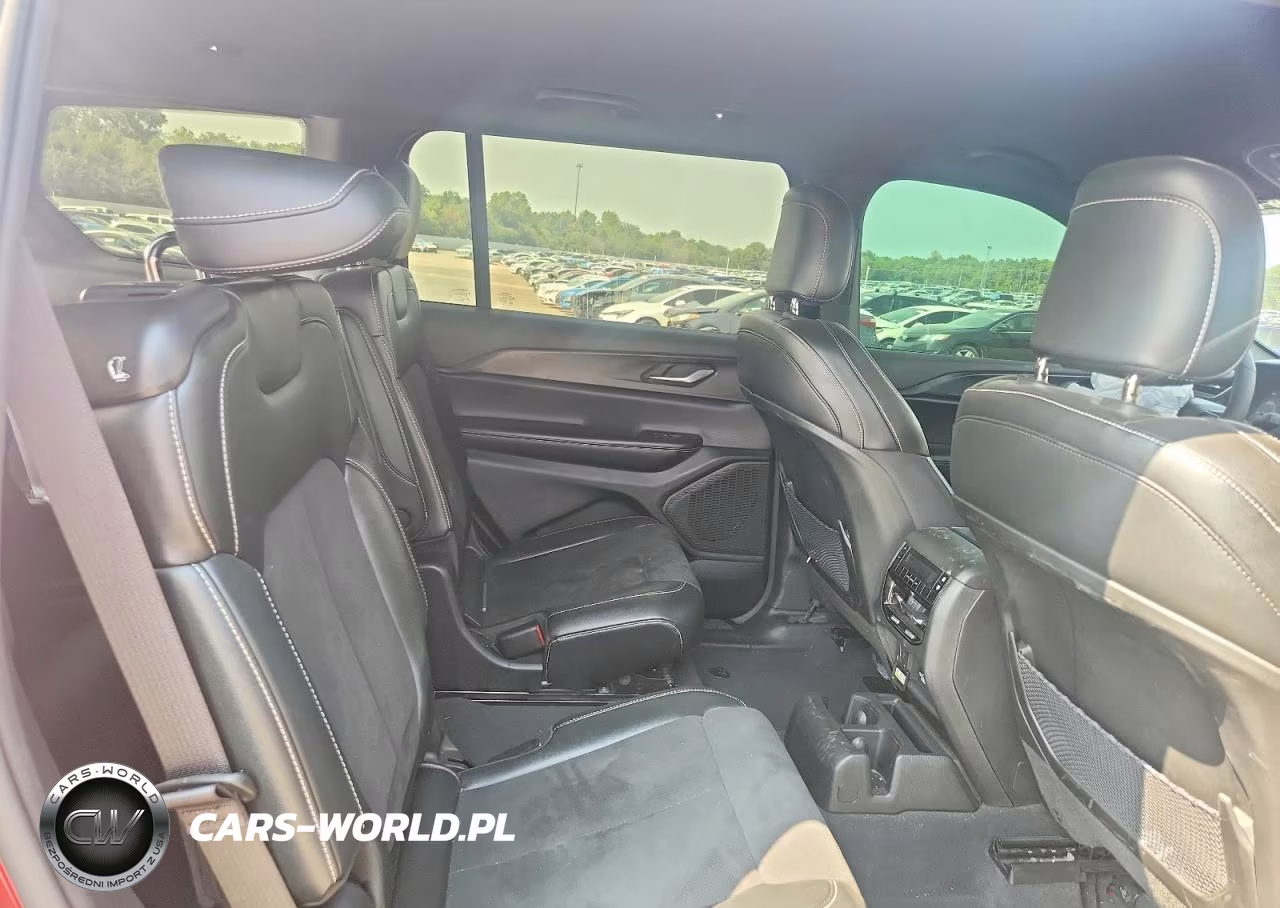 2024 Jeep Grand Cherokee L Laredo VIN:1C4RJJAG2R8940918 - 11